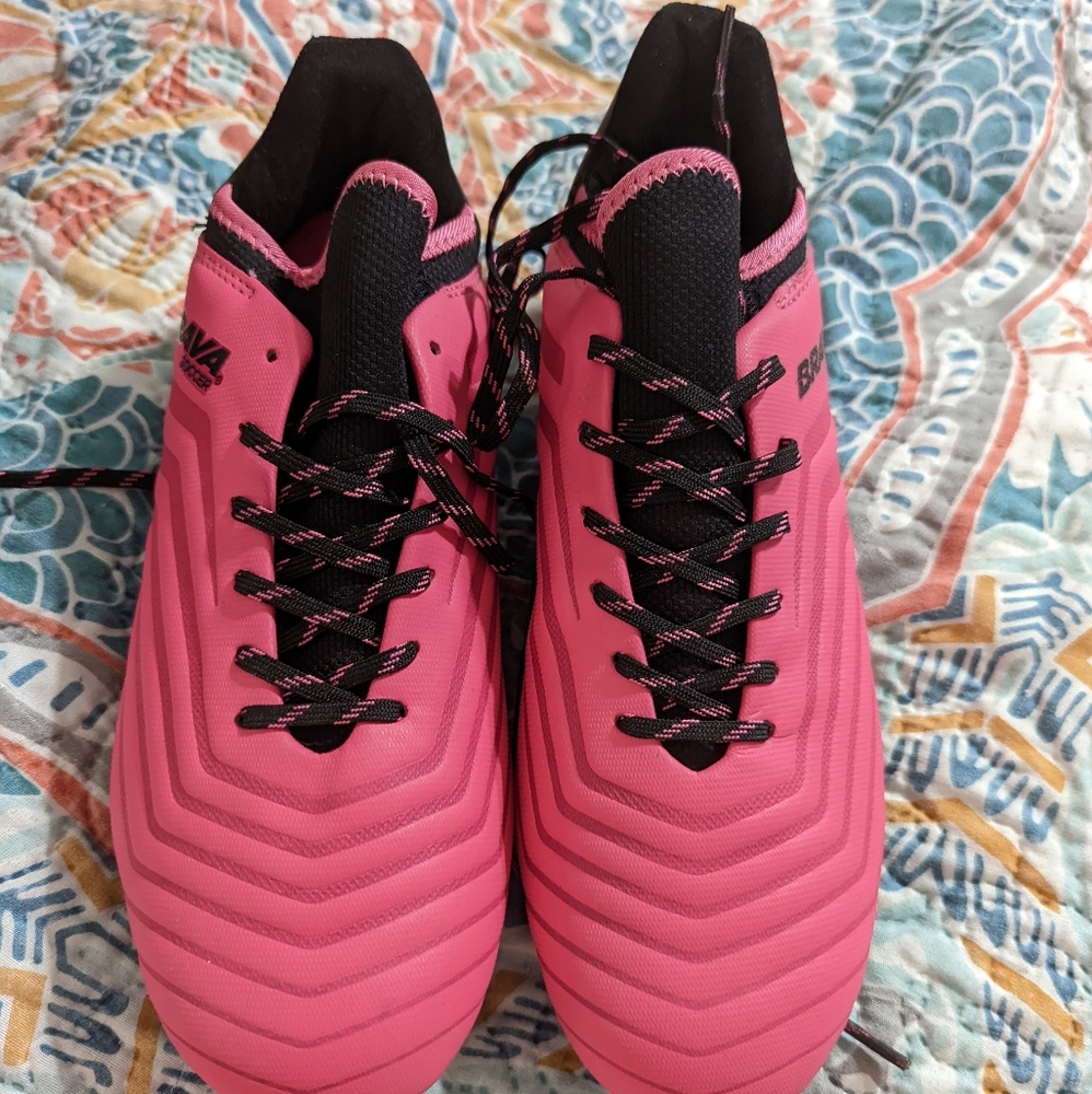 Women's soccer cleats 7.5